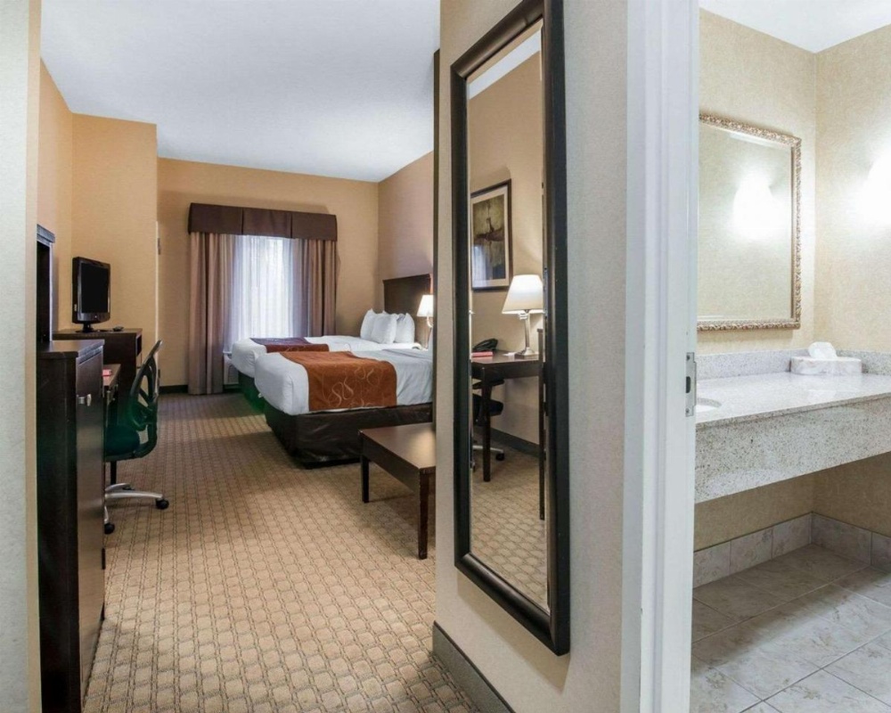 University Inn Vestal Image 25